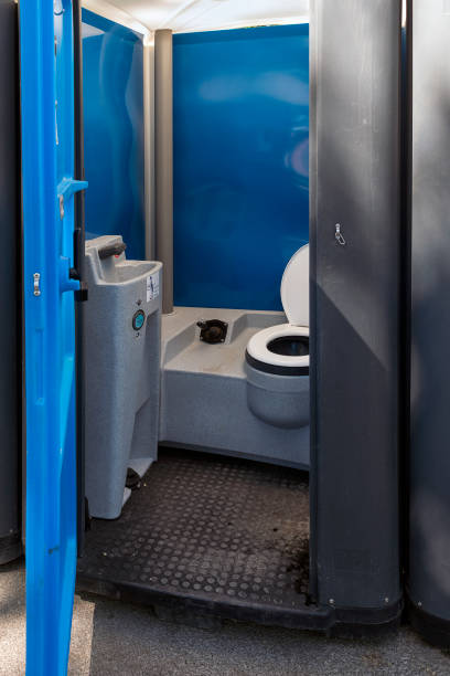 Best Porta potty rental near me  in Wayland, MI