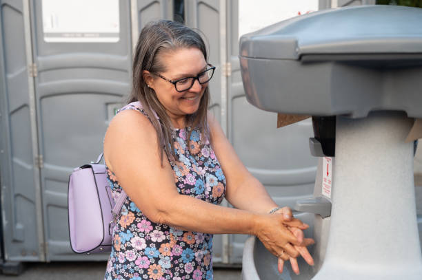 Best Porta potty delivery and setup  in Wayland, MI
